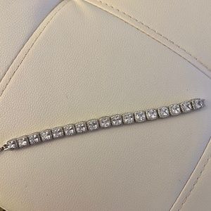 Clustered Tennis Bracelet